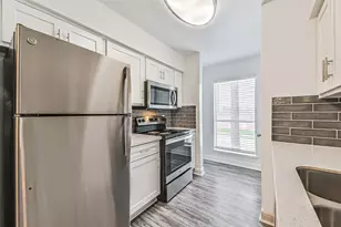 1111 W Main St, League City, TX 77573 - Photo 15