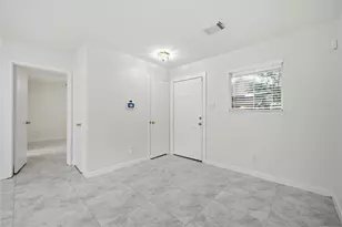 26872 Wellington Ct, Kingwood, TX 77339 - Photo 3