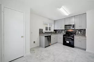 26872 Wellington Ct, Kingwood, TX 77339 - Photo 13