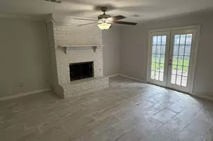 4220 Redwood Dr, Beaumont, TX 77703 - Photo 5