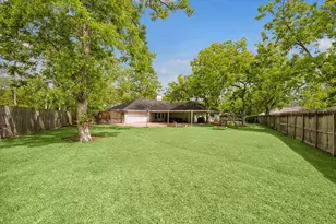 12 Earlham Dr, Friendswood, TX 77546 - Photo 29
