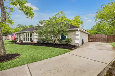 12 Earlham Drive, Friendswood, TX 77546 - Photo 1