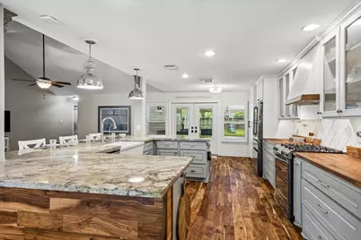 12 Earlham Drive, Friendswood, TX 77546 - Photo 11