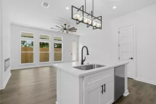 8215 Gladstone St, Houston, TX 77051 - Photo 9