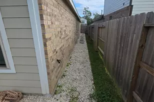 1942 Barrett Gables Dr, Crosby, TX 77532 - Photo 33