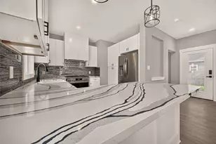 603 Texas St, Tomball, TX 77375 - Photo 11