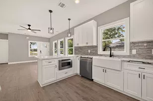 603 Texas St, Tomball, TX 77375 - Photo 13
