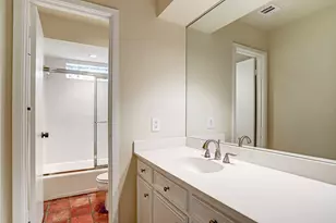 15614 Whitewater Ln, Houston, TX 77079 - Photo 11