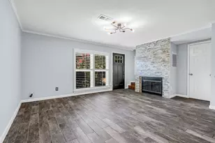 749 Worthshire St, Houston, TX 77008 - Photo 5