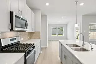 18487 Lndg Mdws Ln, New Caney, TX 77357 - Photo 3