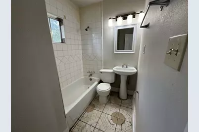 4520 Falls Street, Houston, TX 77026 - Photo 9