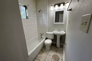 4520 Falls St, Houston, TX 77026 - Photo 9