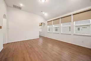 10422 Milford Woods Ln, Tomball, TX 77375 - Photo 5