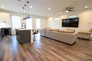 2056 Johanna Dr, Houston, TX 77055 - Photo 5