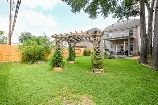 7608 Janak Dr, Houston, TX 77055 - Photo 31
