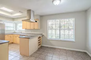 5606 Water Leaf Ln, Houston, TX 77088 - Photo 13