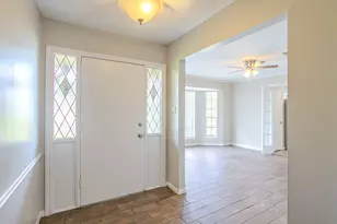 5606 Water Leaf Ln, Houston, TX 77088 - Photo 9