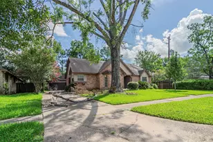 5606 Water Leaf Ln, Houston, TX 77088 - Photo 3