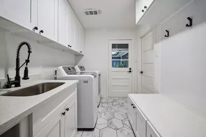 9103 Timberside Drive, Houston, TX 77025 - Photo 23