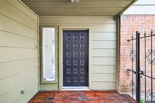 1917 Trixie Ln, Houston, TX 77042 - Photo 5