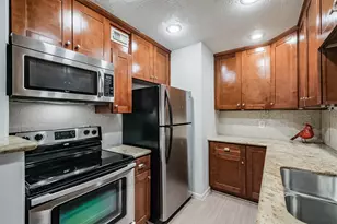 7575 Katy Fwy, Houston, TX 77024 - Photo 9
