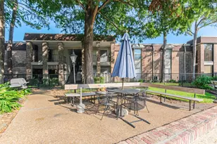 7575 Katy Fwy, Houston, TX 77024 - Photo 23