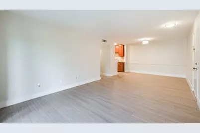 7575 Katy Freeway #143, Houston, TX 77024 - Photo 5