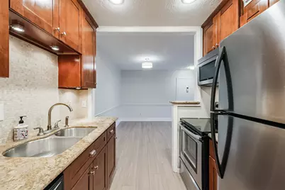 7575 Katy Freeway #143, Houston, TX 77024 - Photo 11
