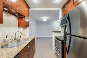 7575 Katy Fwy, Houston, TX 77024 - Photo 11