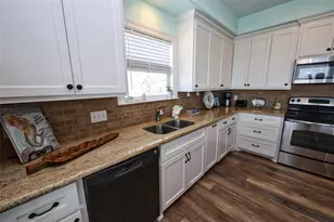 3008 Shady Ln, Crystal Beach, TX 77650 - Photo 15