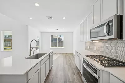 14309 Yellow Hawthorn Court, Conroe, TX 77384 - Photo 15