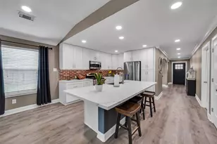 2403 Lakecrest Village Ct, Katy, TX 77493 - Photo 3