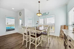 923 Tidelands Dr, Crystal Beach, TX 77650 - Photo 15