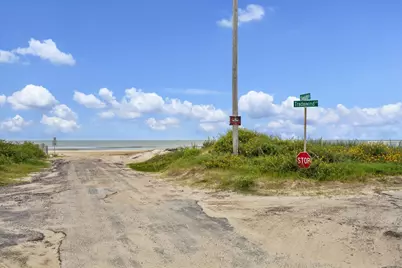 923 Tidelands Drive, Crystal Beach, TX 77650 - Photo 33