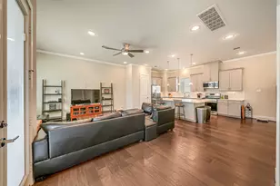 5916 Petty St, Houston, TX 77007 - Photo 7