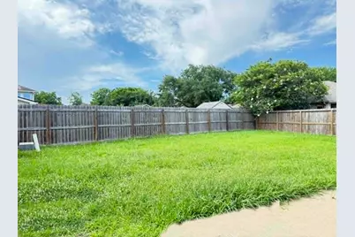 4710 Meadowthorn Court, Friendswood, TX 77546 - Photo 15