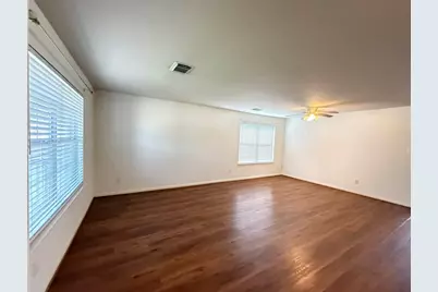 4710 Meadowthorn Court, Friendswood, TX 77546 - Photo 3