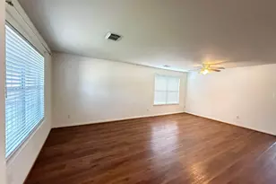4710 Meadowthorn Ct, Friendswood, TX 77546 - Photo 3