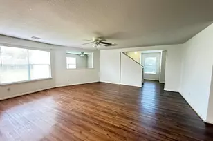 4710 Meadowthorn Ct, Friendswood, TX 77546 - Photo 5