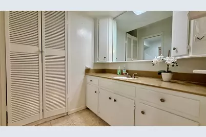 2744 Briarhurst Drive #18, Houston, TX 77057 - Photo 15