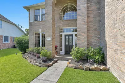 11012 Dogwood Court, La Porte, TX 77571 - Photo 3