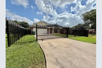 6650 Roberson Street, Houston, TX 77085 - Photo 3