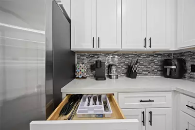 4739 Reed Road, Houston, TX 77033 - Photo 11