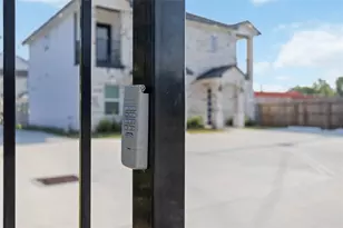 4739 Reed Rd, Houston, TX 77033 - Photo 23