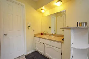 2523 Coopers Post Ln, Sugar Land, TX 77478 - Photo 17