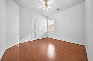 11 Griffin Hill Ct, The Woodlands, TX 77382 - Photo 19