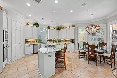 69 Wynden Oaks Drive, Houston, TX 77056 - Photo 11