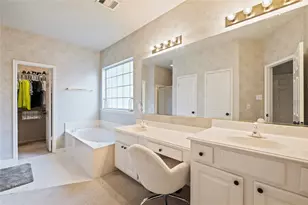 2203 Fairwater Park Dr, League City, TX 77573 - Photo 23