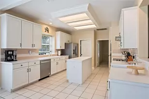 2203 Fairwater Park Dr, League City, TX 77573 - Photo 15