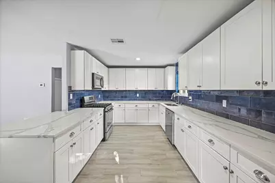 5507 Bertellis Lane, Houston, TX 77091 - Photo 13